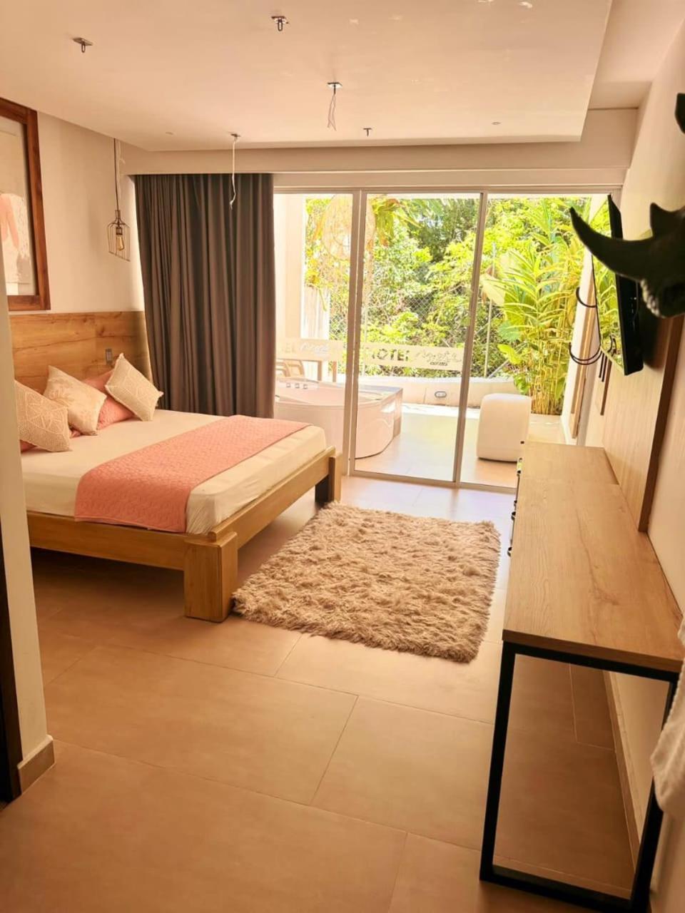 Hotel Monte Bello Doradal Exterior photo