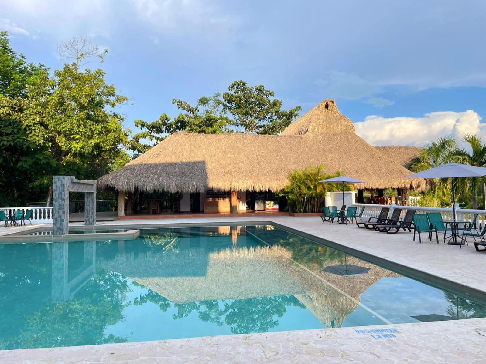 Hotel Monte Bello Doradal Exterior photo